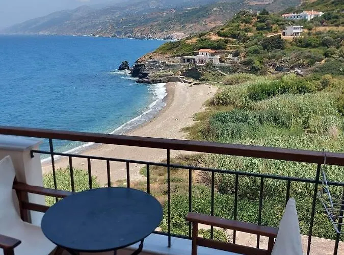 Anarrousa Studios & Apartments